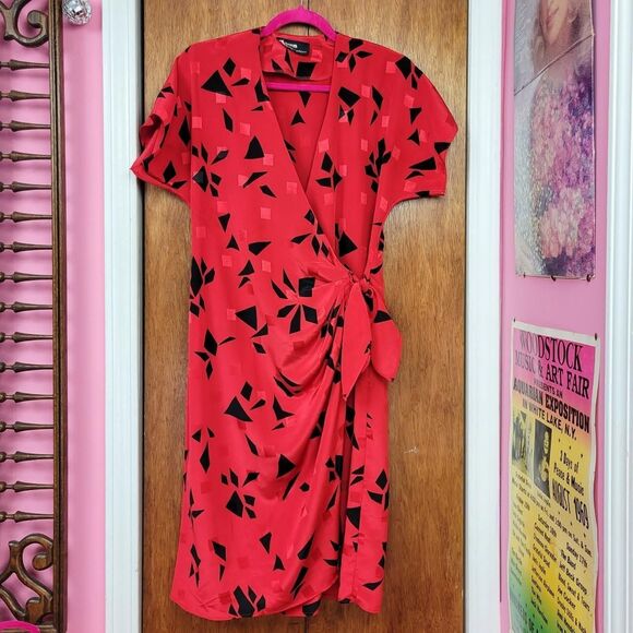 Vintage 80s Red & Black Geometric Print Wrap Dress - Picture 6 of 8